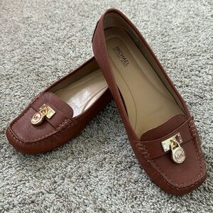 Like new! Michael Kors Hamilton loafers size 6M 36M